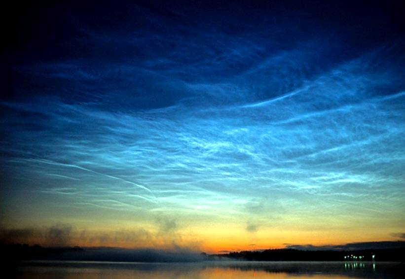Фотография серебристых облаков