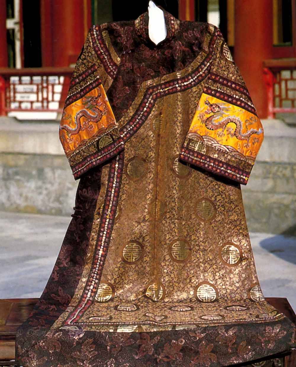 Парадный костюм императора