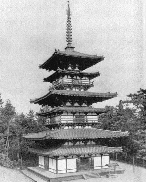 Восточная пагода Якусидзи в Нара
